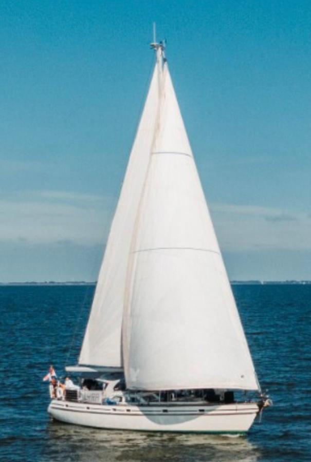 מדמבליק Stay Only Or Sailaway With Friends And Family Have More Fun מראה חיצוני תמונה